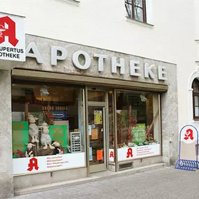 Aussenansicht der St. Rupertus-Apotheke