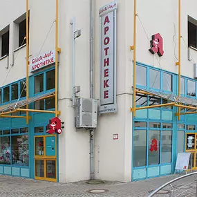 Aussenansicht der Glück-Auf-Apotheke im Bahnhofcenter