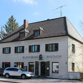 Aussenansicht der Blutenburg-Apotheke