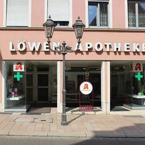 Aussenansicht der Löwen-Apotheke