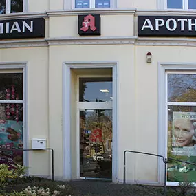 Aussenansicht der Damian-Apotheke