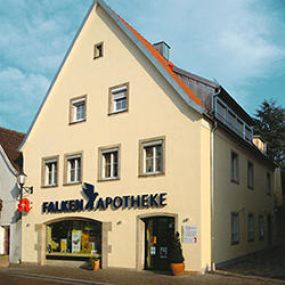 Aussenansicht der Falken-Apotheke