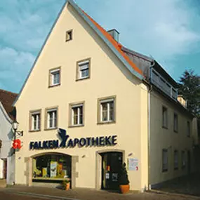 Aussenansicht der Falken-Apotheke