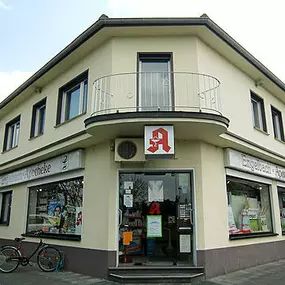 Aussenansicht der Engelbach-Apotheke