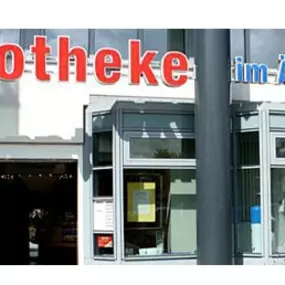 Aussenansicht der Apotheke im Ärztehaus Lankow