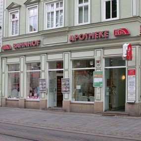 Aussenansicht der Bahnhof-Apotheke