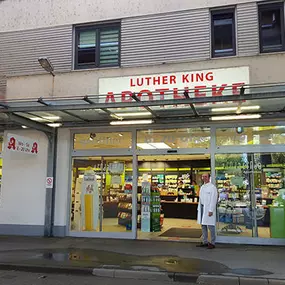 Aussenansicht der Luther King Apotheke