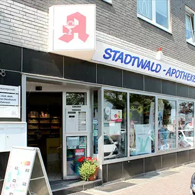 Aussenansicht der Stadtwald-Apotheke