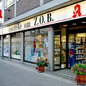 Aussenansicht der Apotheke am Z.O.B.