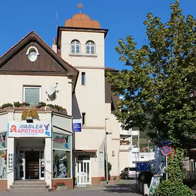 Aussenansicht der Adler-Apotheke