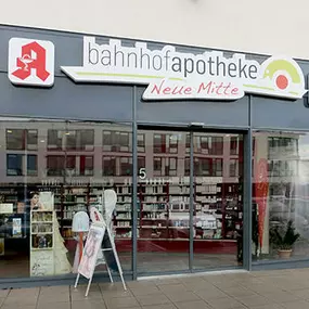 Aussenansicht der Bahnhof-Apotheke Neue Mitte