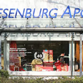 Aussenansicht der Riesenburg-Apotheke