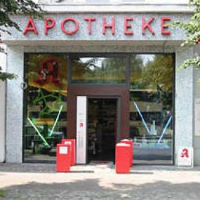 Aussenansicht der Apotheke am Olivaer Platz