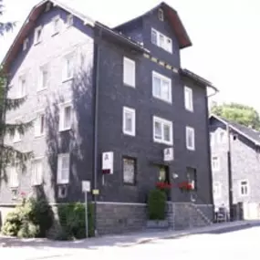 Aussenansicht der Wald-Apotheke Lauscha