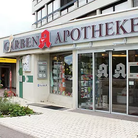 Aussenansicht der Garben-Apotheke Plieningen