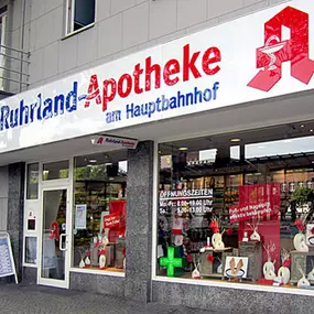 Aussenansicht der Ruhrland-Apotheke am Hbf.