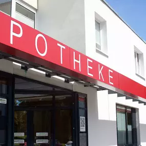 Aussenansicht der Parkcenter-Einhorn-Apotheke