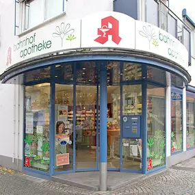 Aussenansicht der Bahnhof-Apotheke