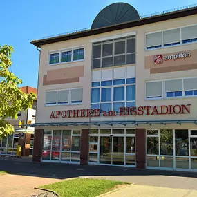 Aussenansicht der Apotheke am Eisstadion