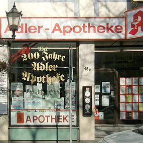 Aussenansicht der Adler-Apotheke Ruhrort