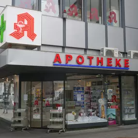 Aussenansicht der Apotheke am Preuteplatz