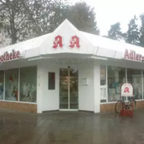 Aussenansicht der Adler-Apotheke