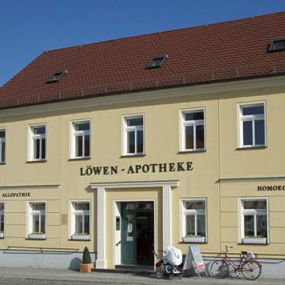 Aussenansicht der Löwen-Apotheke