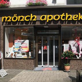 Aussenansicht der Mönch Apotheke