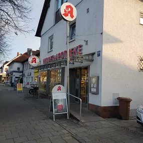 Aussenansicht der Widder-Apotheke