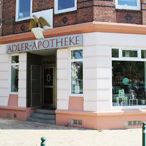 Aussenansicht der Adler-Apotheke