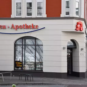 Aussenansicht der Glocken-Apotheke