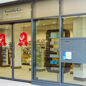 Aussenansicht der Apotheke im Gesundheitszentrum