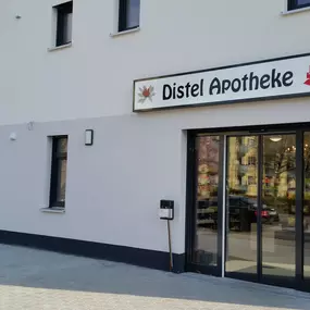 Aussenansicht der Distel-Apotheke OHG