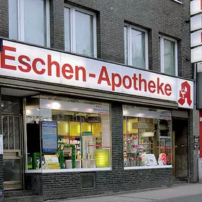 Aussenansicht der Eschen-Apotheke am Zülpicher Platz