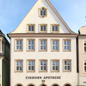 Aussenansicht der Einhorn-Apotheke