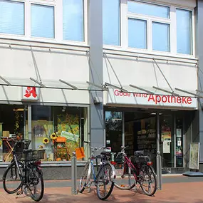 Aussenansicht der Gode Wind Apotheke