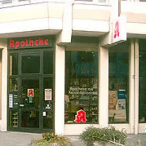 Aussenansicht der Apotheke am Kennedydamm