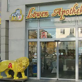 Aussenansicht der Löwen-Apotheke