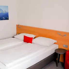 1 Double Bed - Comfort room