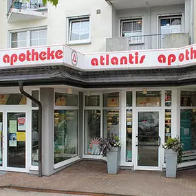 Aussenansicht der atlantis-apotheke