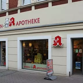 Aussenansicht der Bären-Apotheke