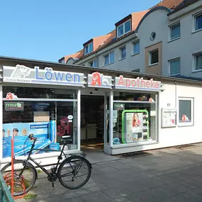 Aussenansicht der Löwen-Apotheke