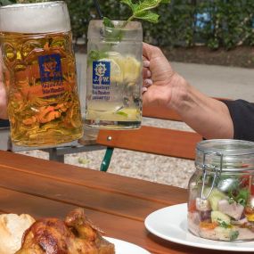 Augustiner Biergarten Stuttgart | Direkt am Kurpark Bad Cannstatt
Im Sommer können Sie gerne ihre Mittagspause in unserem Biergarten verbringen. Unser Mittagessen für Sie, ist schnell zubereitet-