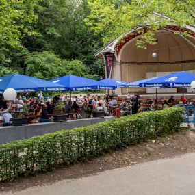 Augustiner Biergarten Stuttgart | Direkt am Kurpark Bad Cannstatt
Herzlich Willkommen in unserem Biergarten Stuttgart. genießen Sie das exklusive Bier der Augustiner Bräu aus München.