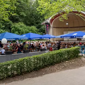 Augustiner Biergarten Stuttgart | Direkt am Kurpark Bad Cannstatt
Herzlich Willkommen in unserem Biergarten Stuttgart. genießen Sie das exklusive Bier der Augustiner Bräu aus München.