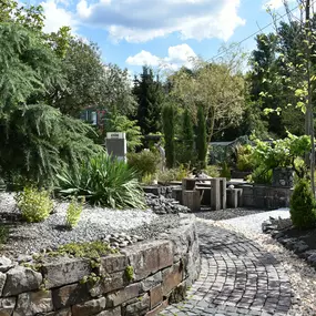 Bild von Kies & Natursteine Becher