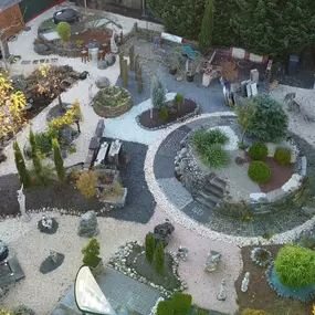 Bild von Kies & Natursteine Becher