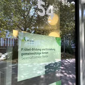 Fröbel Berlin, Fröbel Bildung und Erziehung gGmbH (Geschäftsstelle Region Berlin), © 2024 Fröbel. Alle Rechte vorbehalten.