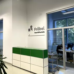 Fröbel Berlin, Fröbel Bildung und Erziehung gGmbH (Geschäftsstelle Region Berlin), © 2024 Fröbel. Alle Rechte vorbehalten.