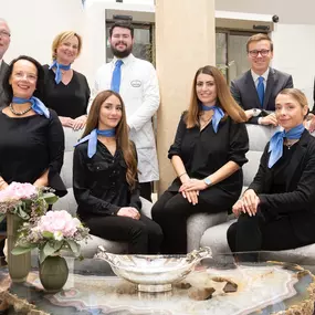 Ihr Team von Juwelier Abeler- mit viel Charme, sowie Kompetenz freut sich das Unternehmen Sie als Kunde bei uns herzlich willkommen zu heißen.